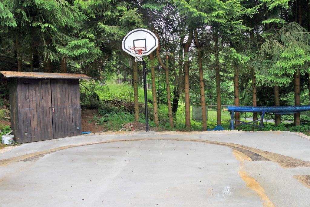 Sport Hotel Mustek Яхимов Екстериор снимка
