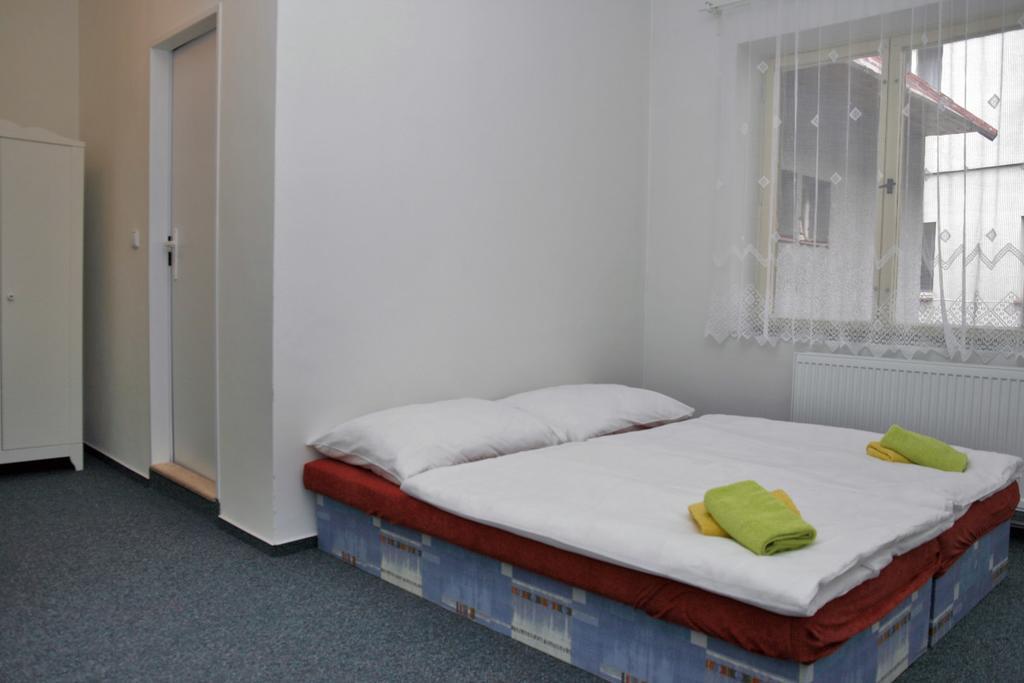 Sport Hotel Mustek Яхимов Екстериор снимка