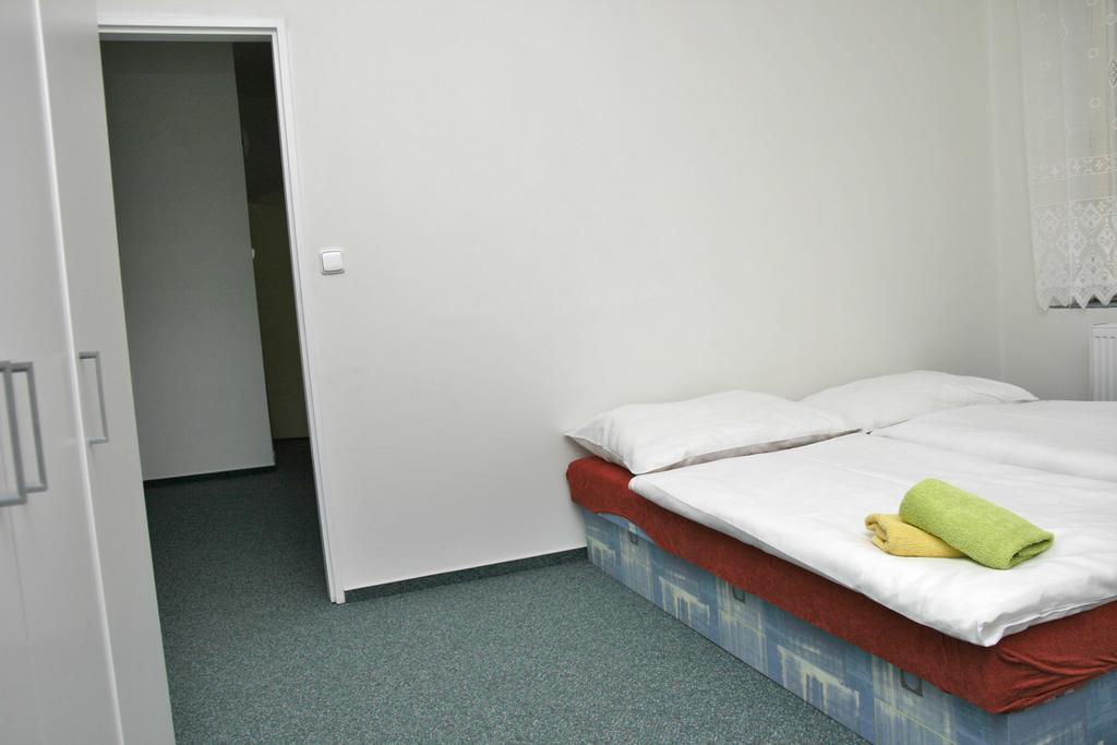 Sport Hotel Mustek Яхимов Екстериор снимка