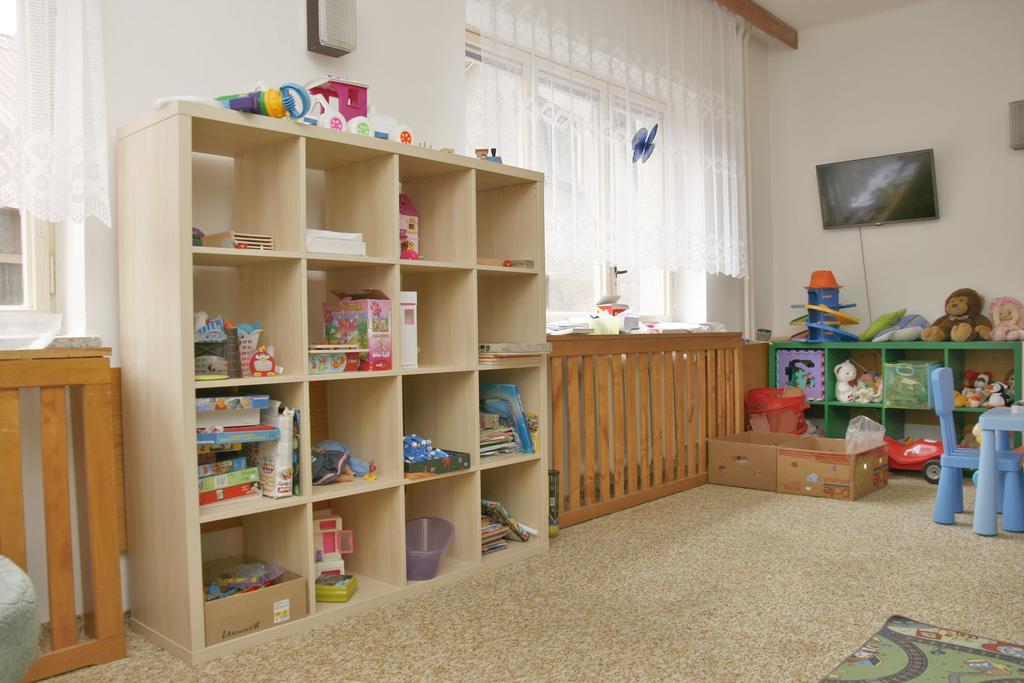 Sport Hotel Mustek Яхимов Екстериор снимка